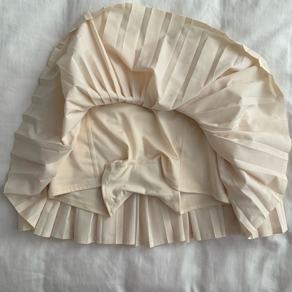 ALO Grand Slam Pleated Tennis Skirt Yoga in butter yellow xxs - Picture 5 of 12